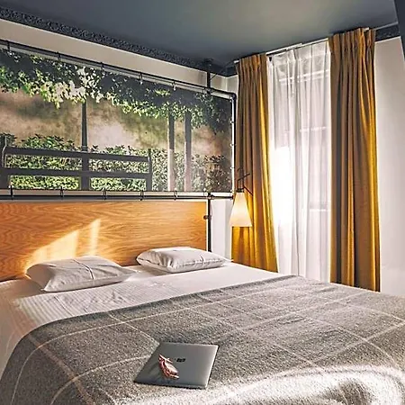 Hotel Zoom