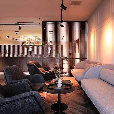 Hotel Pillows Centre 4*