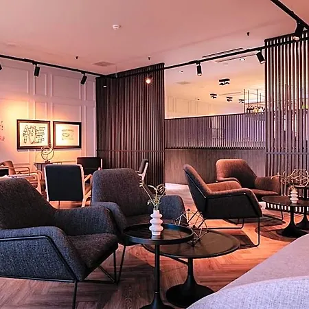 Hotel Pillows Centre 4*