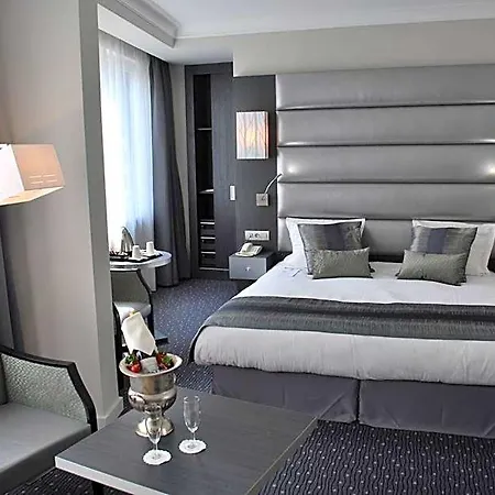 Western Royal Centre Szálloda 3*