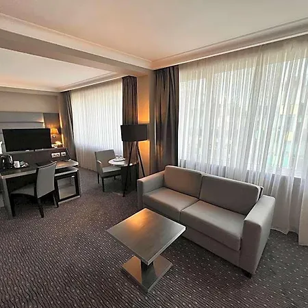 Western Royal Centre Hotel