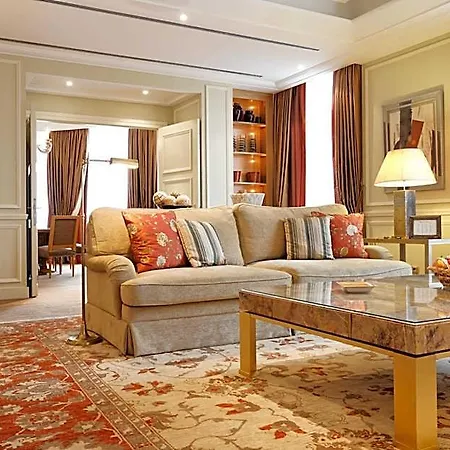 Hotell Le Plaza 5*