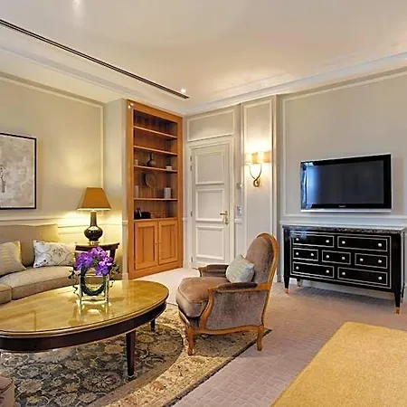 Hotell Le Plaza 5*