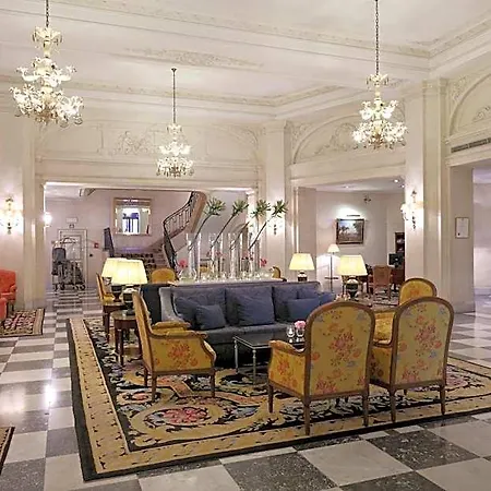 Le Plaza