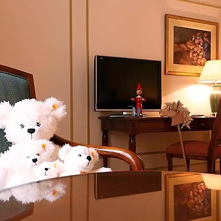 Le Plaza Hotell 5*