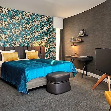 Otel Der Valk Airport 4*