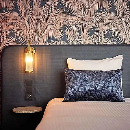 Otel Der Valk Airport 4*