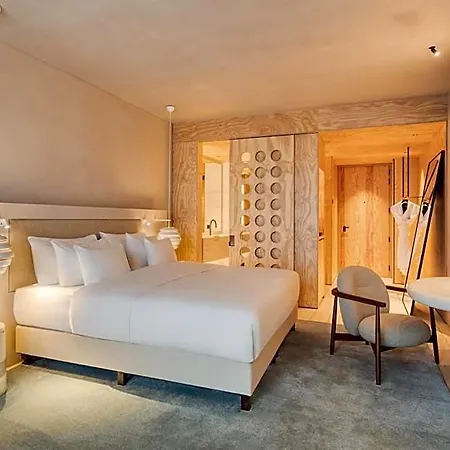 Radisson Collection Hotel, The National
