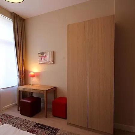 Hooome 3* بروكسل