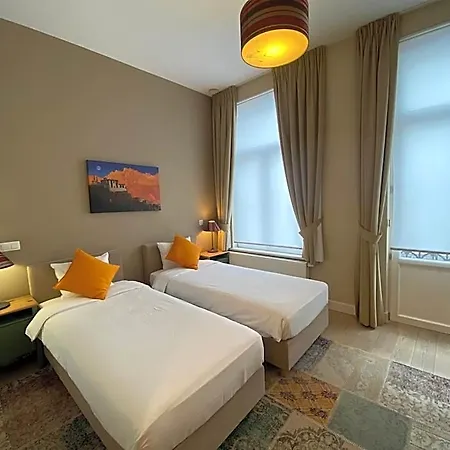 Hooome 3* بروكسل