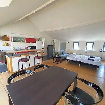Szálloda Comf. 2 Bedroom Penthouse In Center 2*