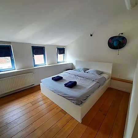 Comf. 2 Bedroom Penthouse In Center Szálloda Brüsszel