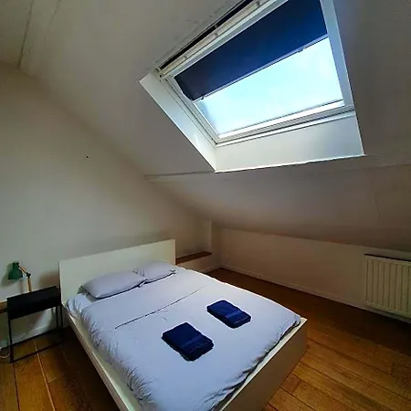 Comf. 2 Bedroom Penthouse In Center