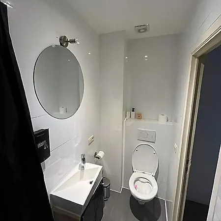 Confortable App 1 Au Coeur De Bxl 2*