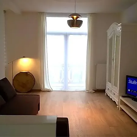 Bijna Wit, Nabij Trein, Metro Reg.nr 330162-412 Brüksel
