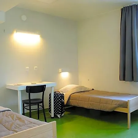 Bruegel Hostel *