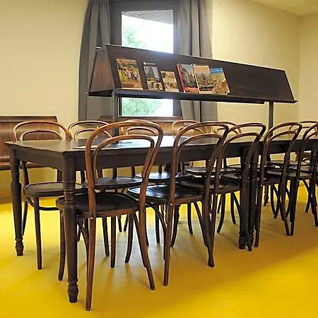 Bruegel Hostel *
