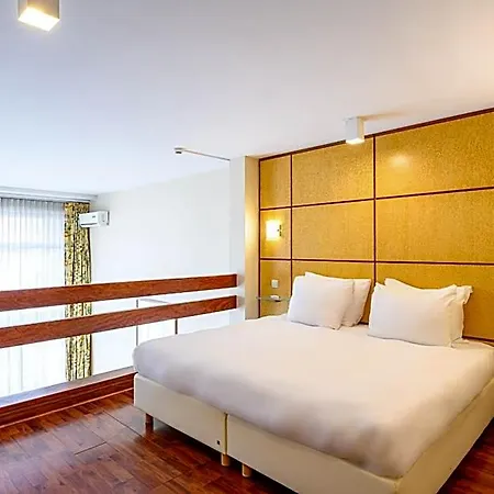 B-aparthotel Montgomery Aparthotel 4*