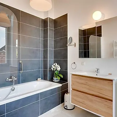 Apartahotel Newton Boutique Residences - Eu Area 4*