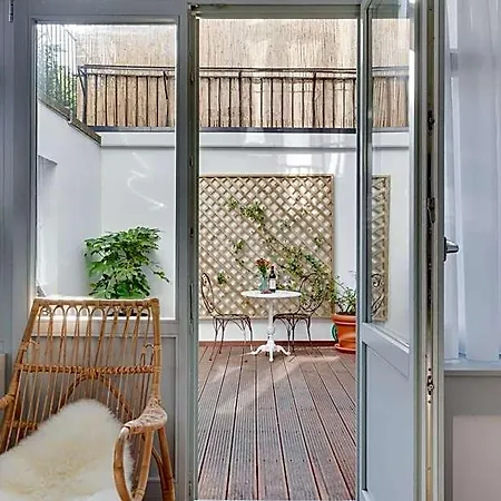 Apartahotel Newton Boutique Residences - Eu Area 4*