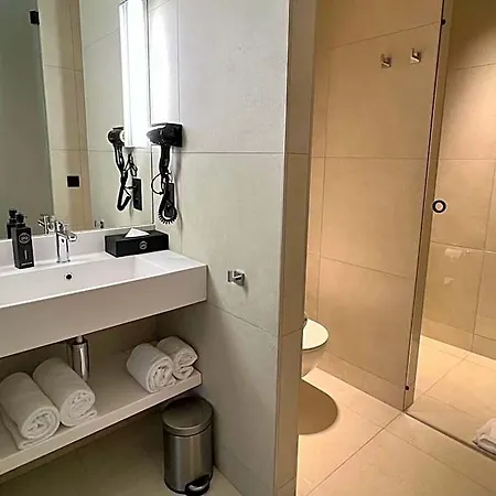 Opo Hotel 4*