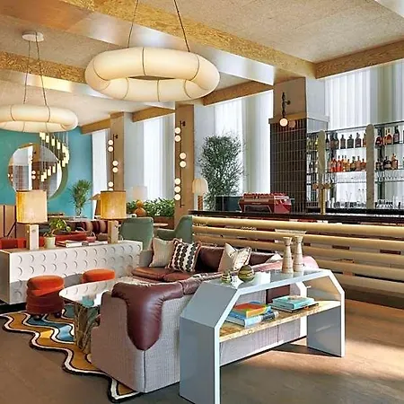 The Hoxton, 3*