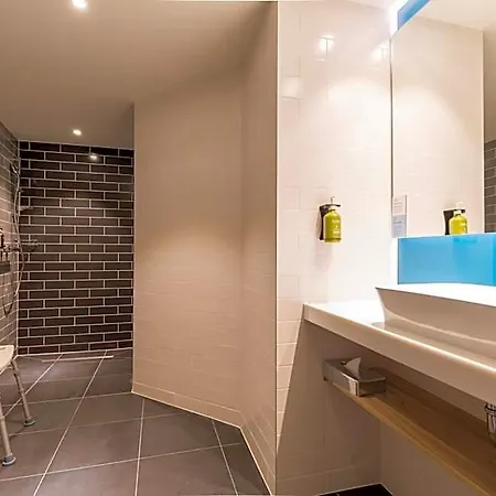 Otel Express Brussels-grand-place By Ihg 3*