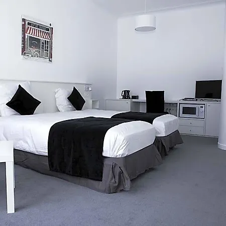 Satellite Hotell