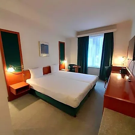 Le Dome Hotel