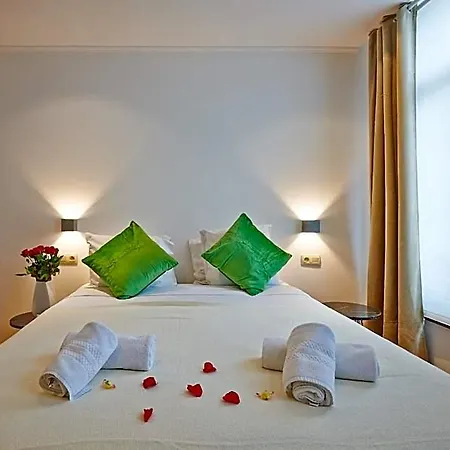Otel Les Ecrins 3*