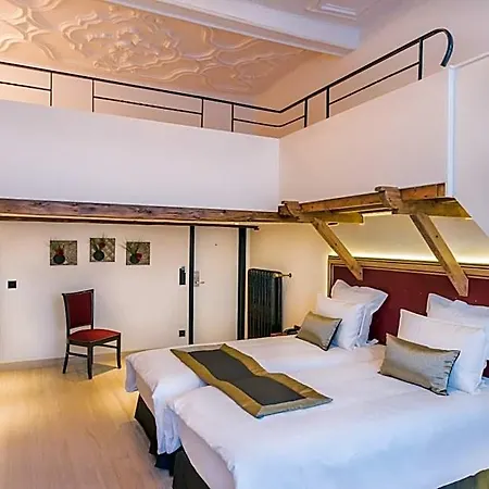 Agora Grand Place Hotel 3*