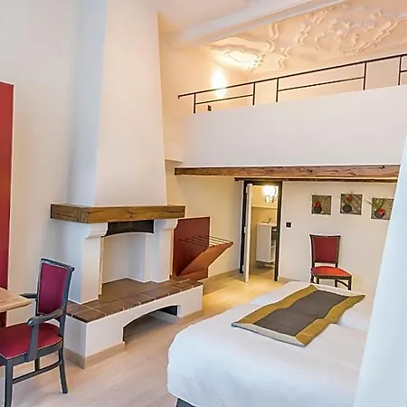 Agora Grand Place Hotel 3*