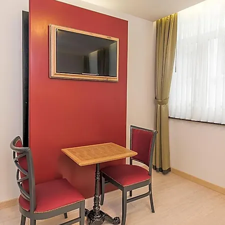 Hotel Agora Grand Place 3*
