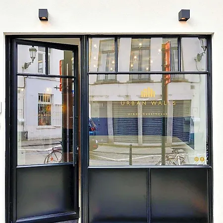 Urban Walls Bed & Breakfast 3*