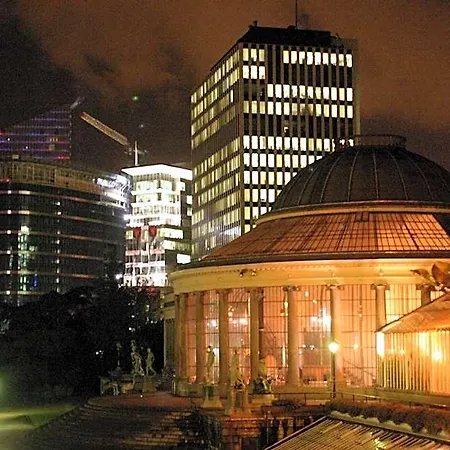 Royal Hotel *