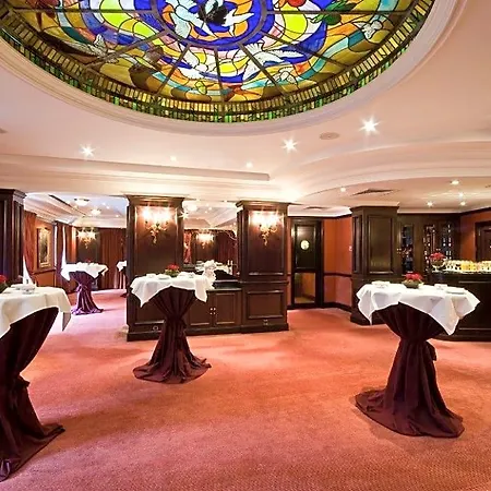 Warwick Grand-place Otel