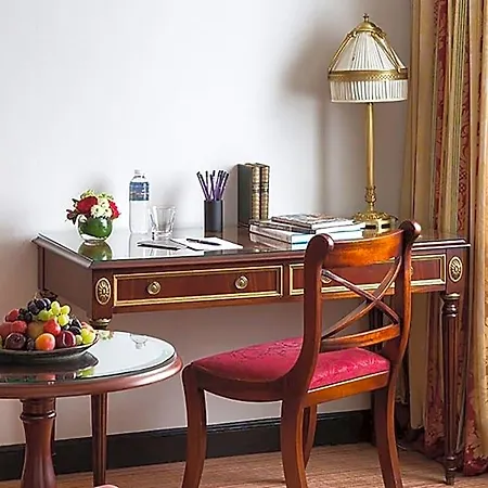 Barsey By Warwick Hotel 4*