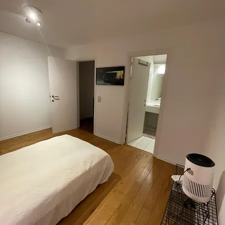 En-suite In A Beautiful Big House *
