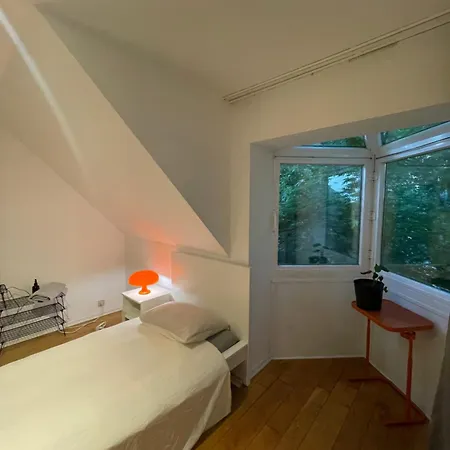 En-suite In A Beautiful Big House Pensionat Bryssel