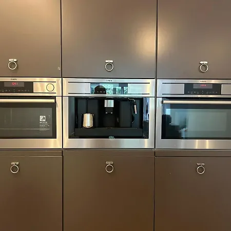 Spacious Family For 6 To 8 Guests With 3 Bedrooms And 2 Bathrooms Between Center And Airport Holiday home Brussels