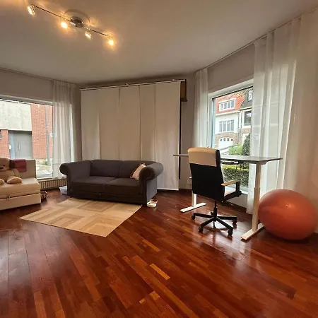 Nyaraló Spacious Family For 6 To 8 Guests With 3 Bedrooms And 2 Bathrooms Between Center And Airport