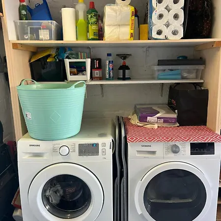 Spacious Family For 6 To 8 Guests With 3 Bedrooms And 2 Bathrooms Between Center And Airport Nyaraló *
