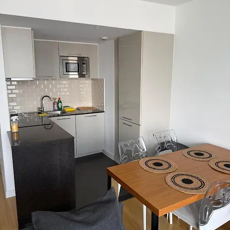 Lägenhet Flower District 1 Bedroom