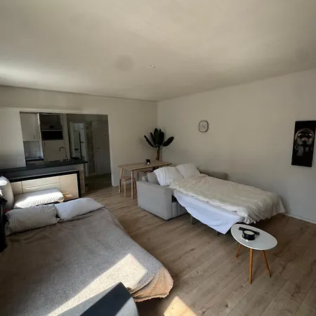 Cozy 4 Person Eu Diamant Neighborhood Lägenhet