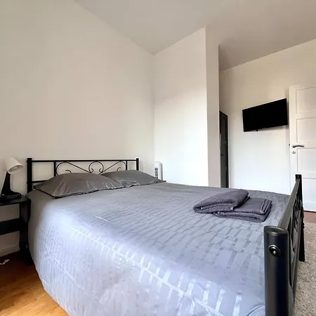 Family & Cosy For Up To 9 Guests Near Midi Station Apartment Brussels