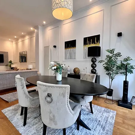 Apartment Family & Cosy For Up To 9 Guests Near Midi Station Brussels