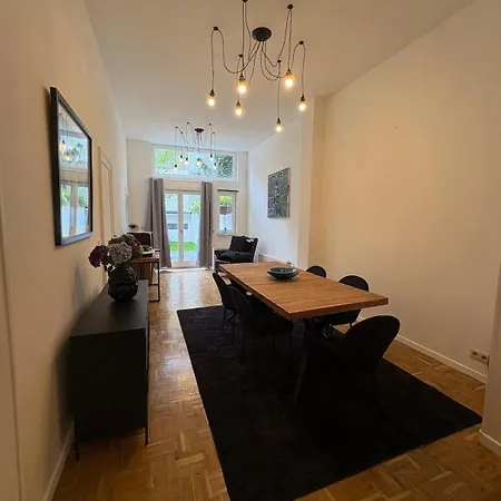 Apartment Beautiful With Garden