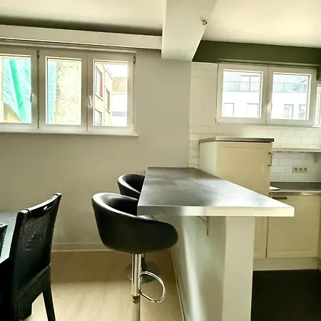 3 Min To The Grand-place - 5 Min To Manneken Pis & Sleeps 6 People Brussels