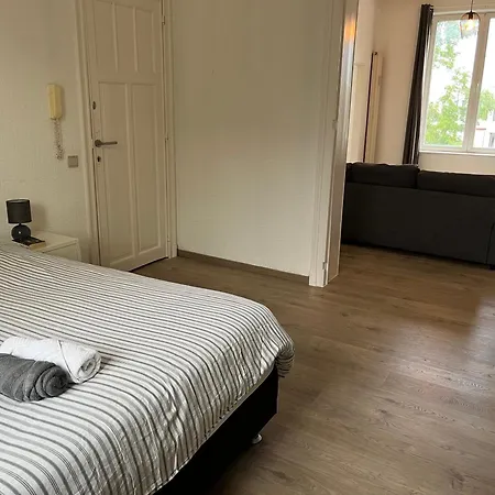 Cosy Uccle Chic Flat