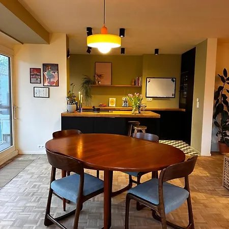Apartment Charming 2-bedroom With Big Balcony *